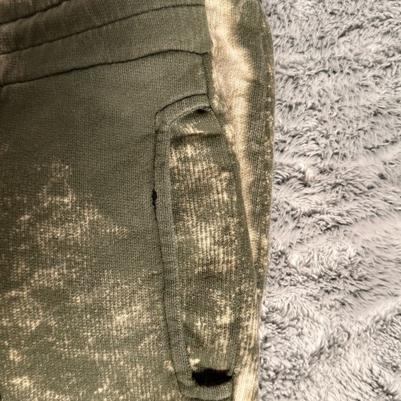 Cotton Citizen Olive Tie-Dye Joggers - Picture 4 of 7